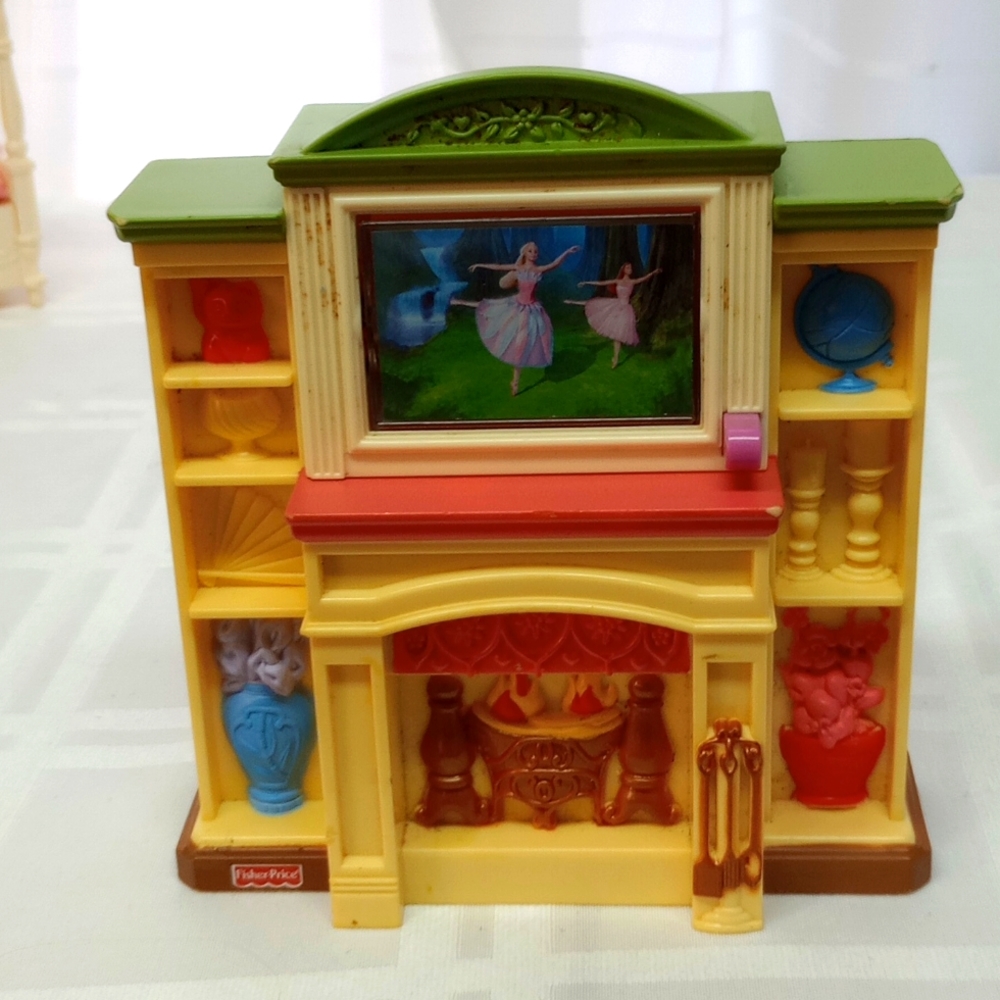 Fisher-Price Dollhouse Fireplace with Green and Yellow Accents